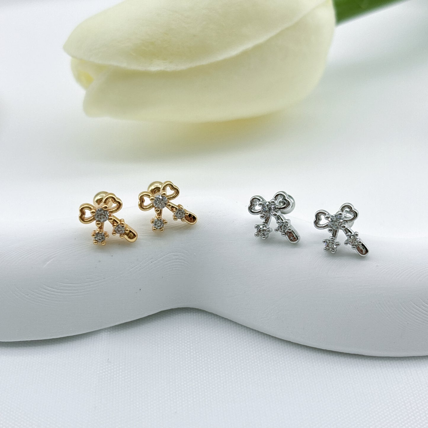 Hot Selling Copper Ear Studs with Zircon